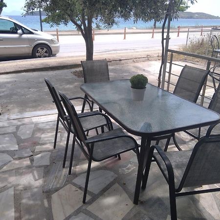 Villa Tasos Néa Péramos Exteriör bild