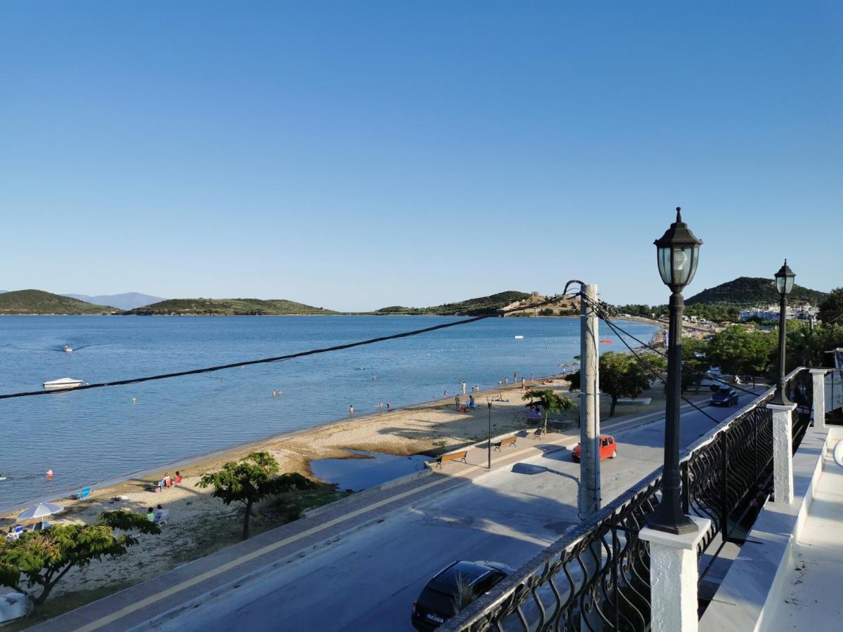 Villa Tasos Néa Péramos Exteriör bild
