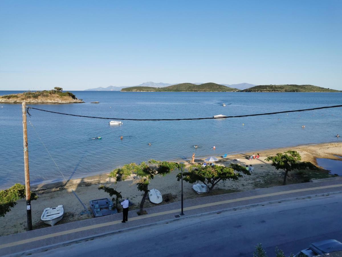 Villa Tasos Néa Péramos Exteriör bild