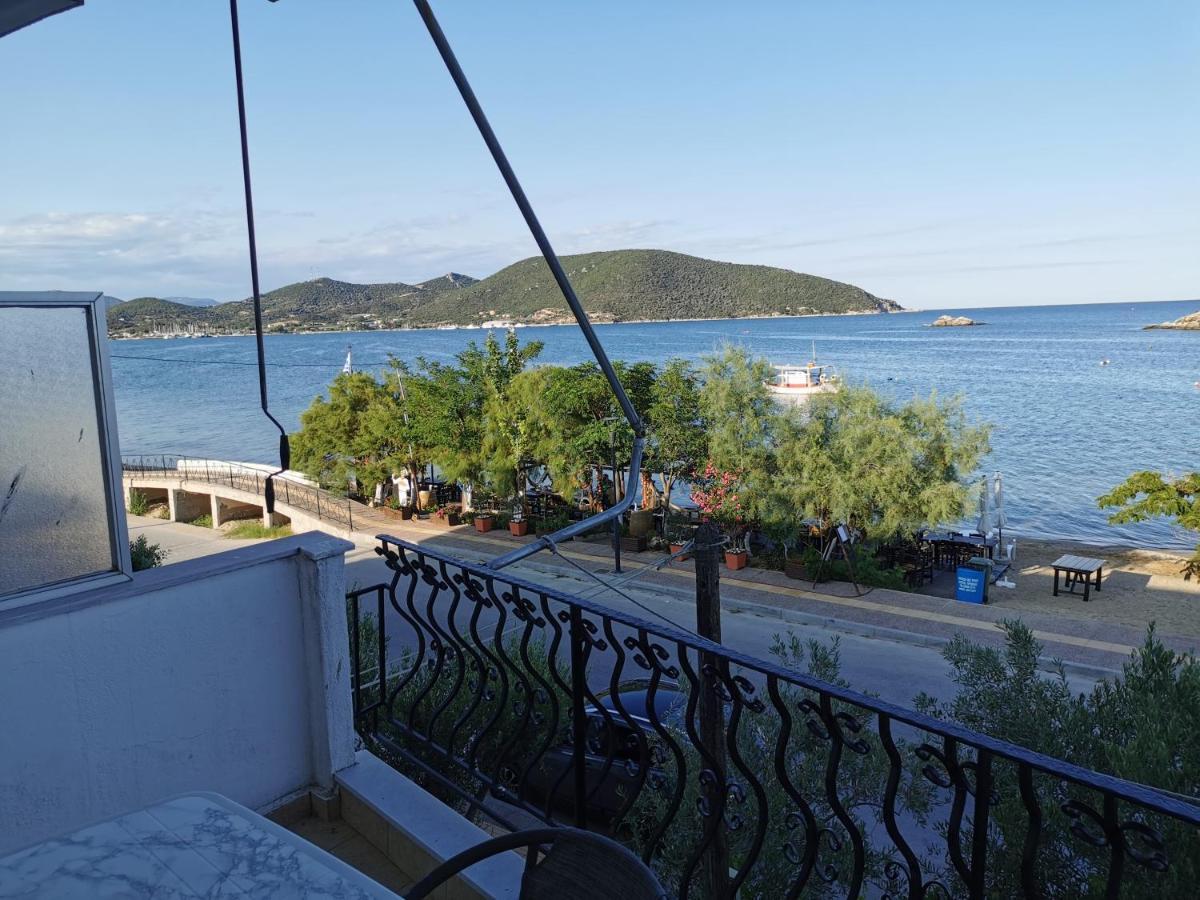 Villa Tasos Néa Péramos Exteriör bild