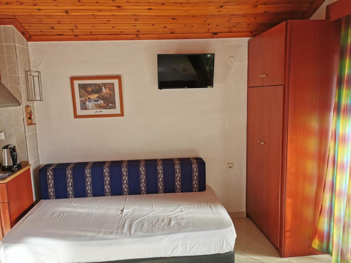 Villa Tasos Néa Péramos Exteriör bild