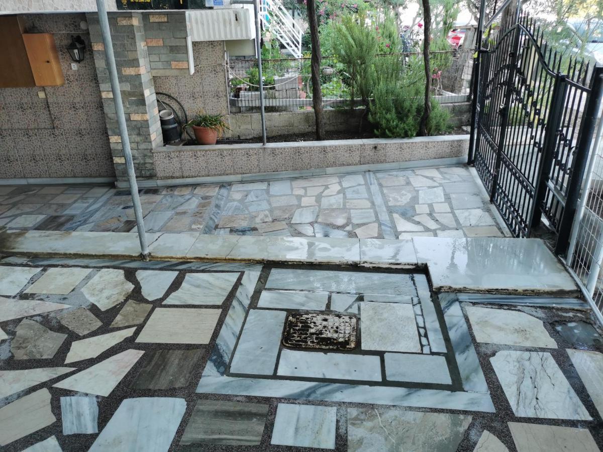 Villa Tasos Néa Péramos Exteriör bild