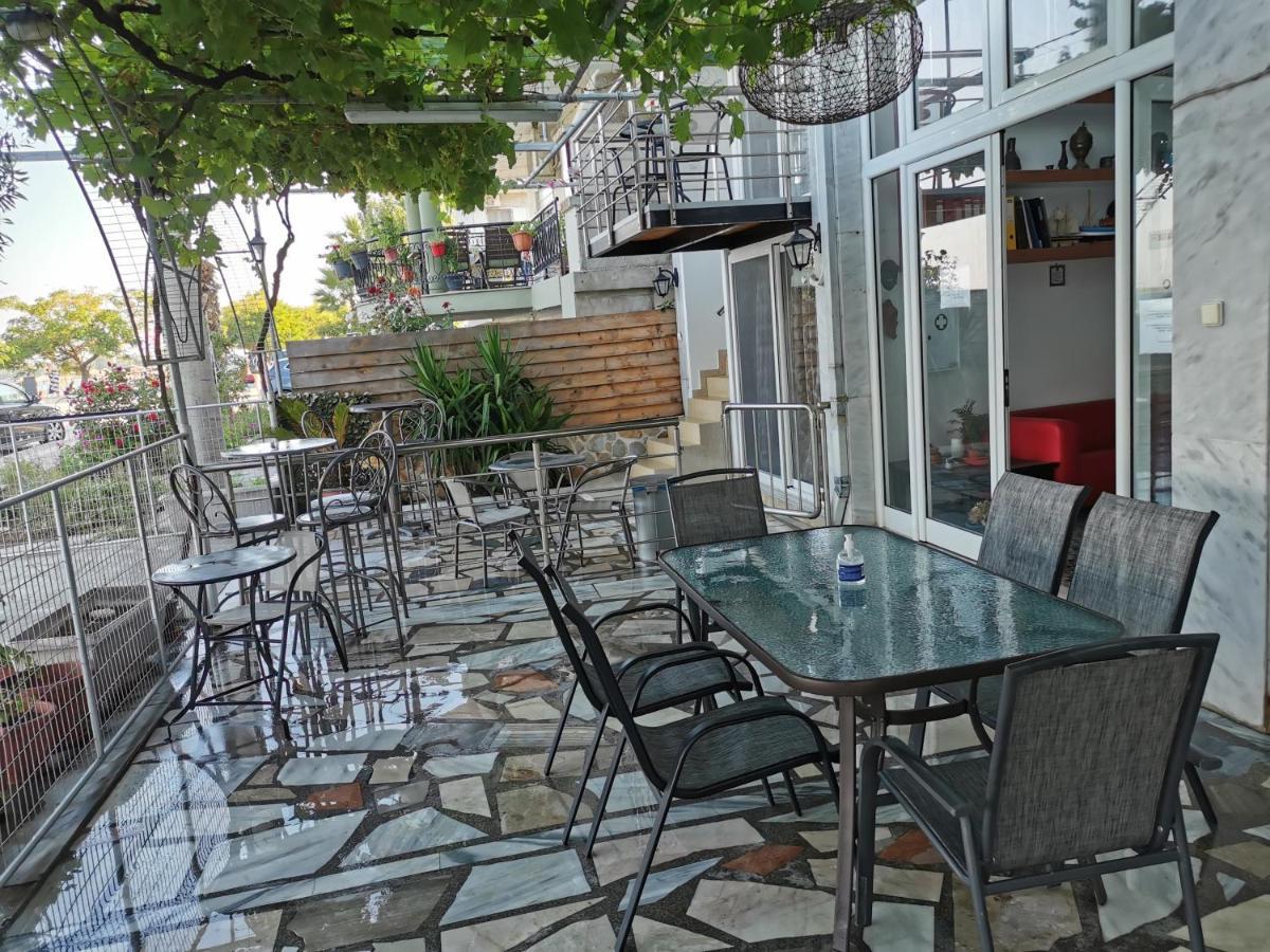 Villa Tasos Néa Péramos Exteriör bild