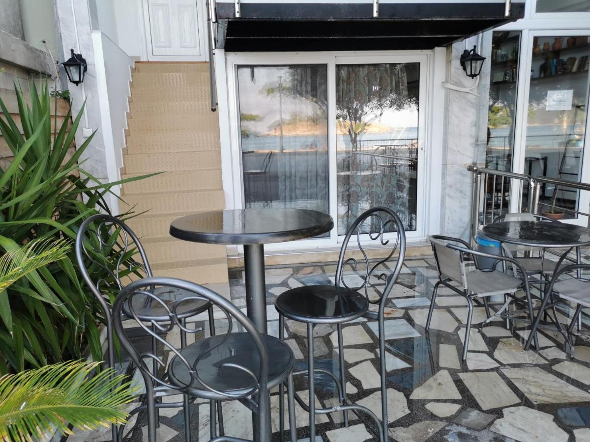 Villa Tasos Néa Péramos Exteriör bild