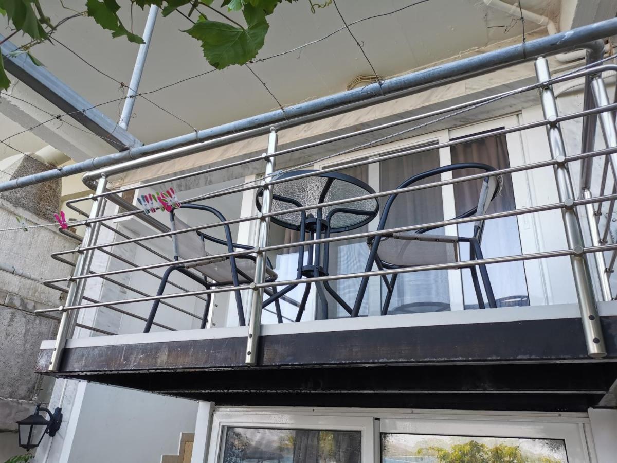 Villa Tasos Néa Péramos Exteriör bild