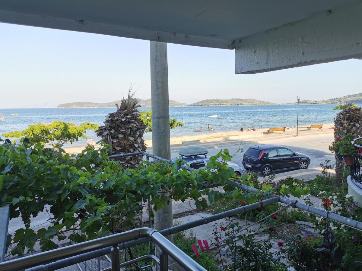 Villa Tasos Néa Péramos Exteriör bild