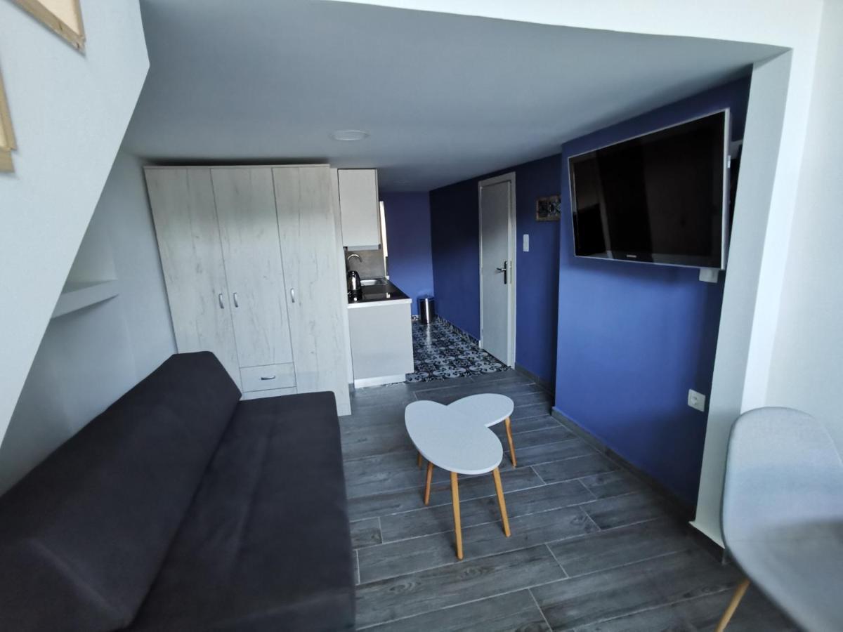 Villa Tasos Néa Péramos Exteriör bild